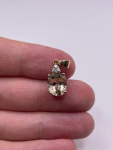 Load image into Gallery viewer, 9ct gold quartz pendant
