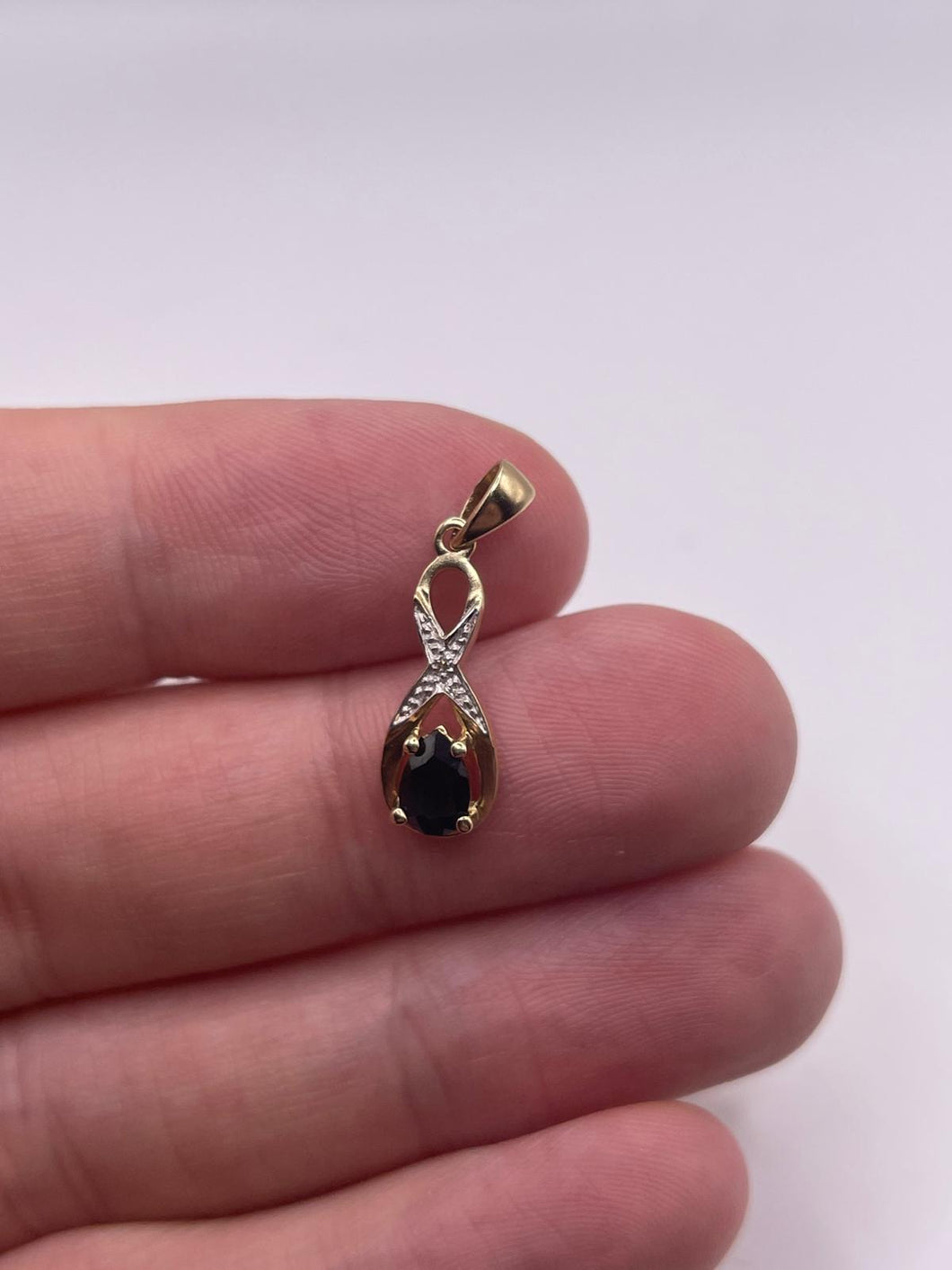 9ct gold sapphire and diamond pendant