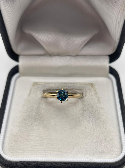 9ct gold topaz ring