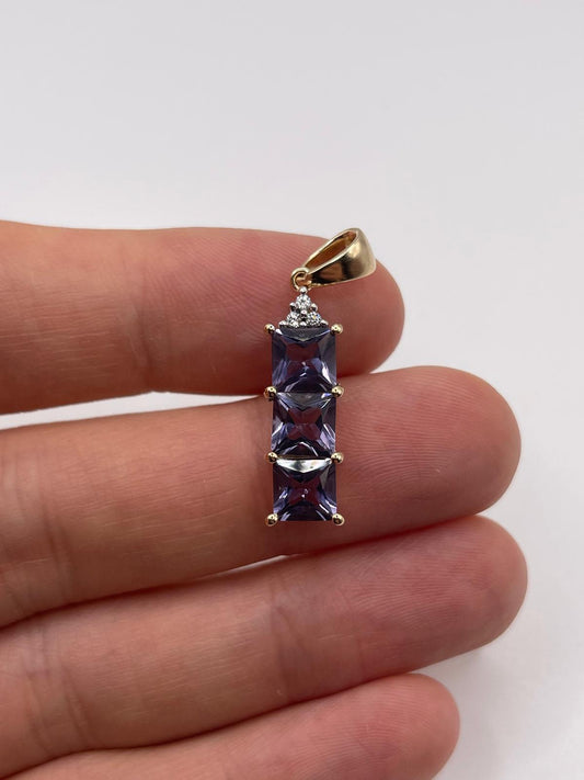 9ct gold iolite and zircon pendant