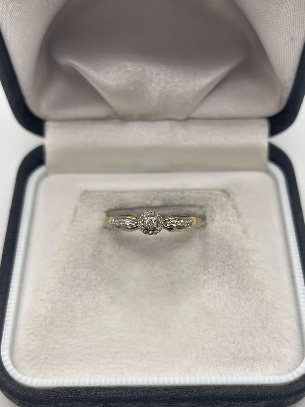 9ct gold diamond cluster ring