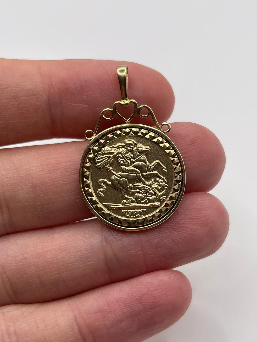 9ct gold st George pendant