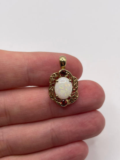 9ct gold opal and garnet pendant