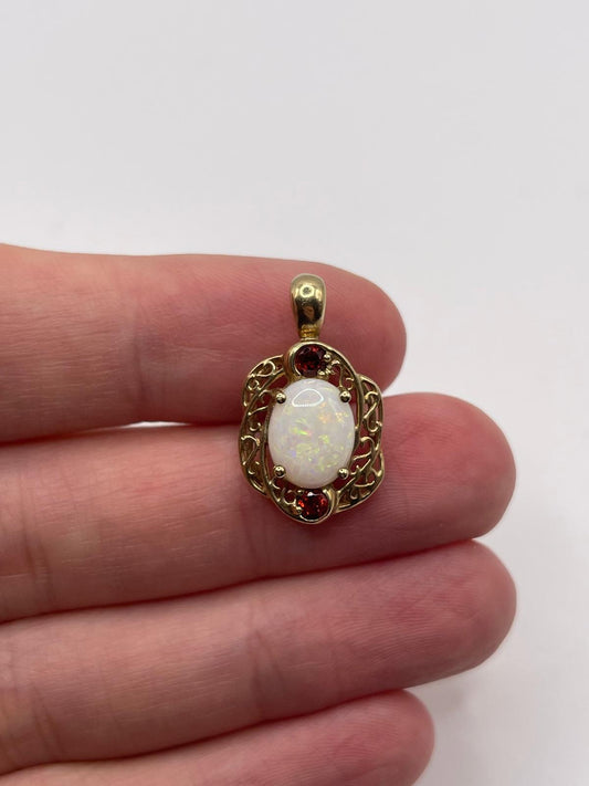 9ct gold opal and garnet pendant