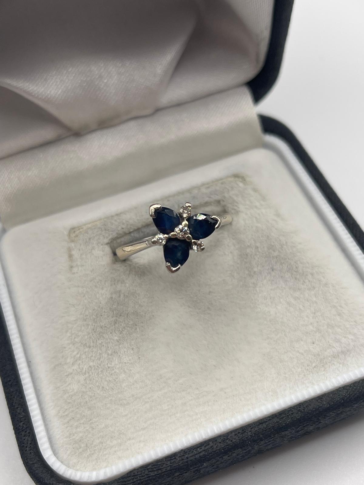 18ct white gold sapphire and diamond ring