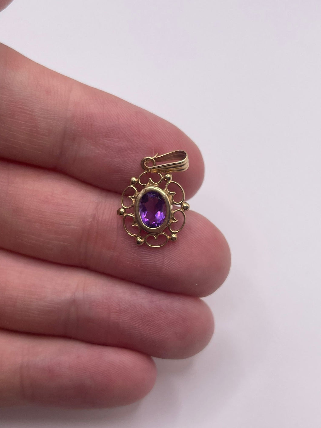 9ct gold amethyst pendant