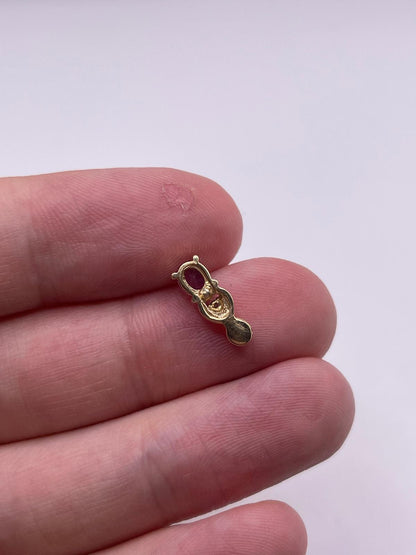 9ct gold amethyst and diamond pendant