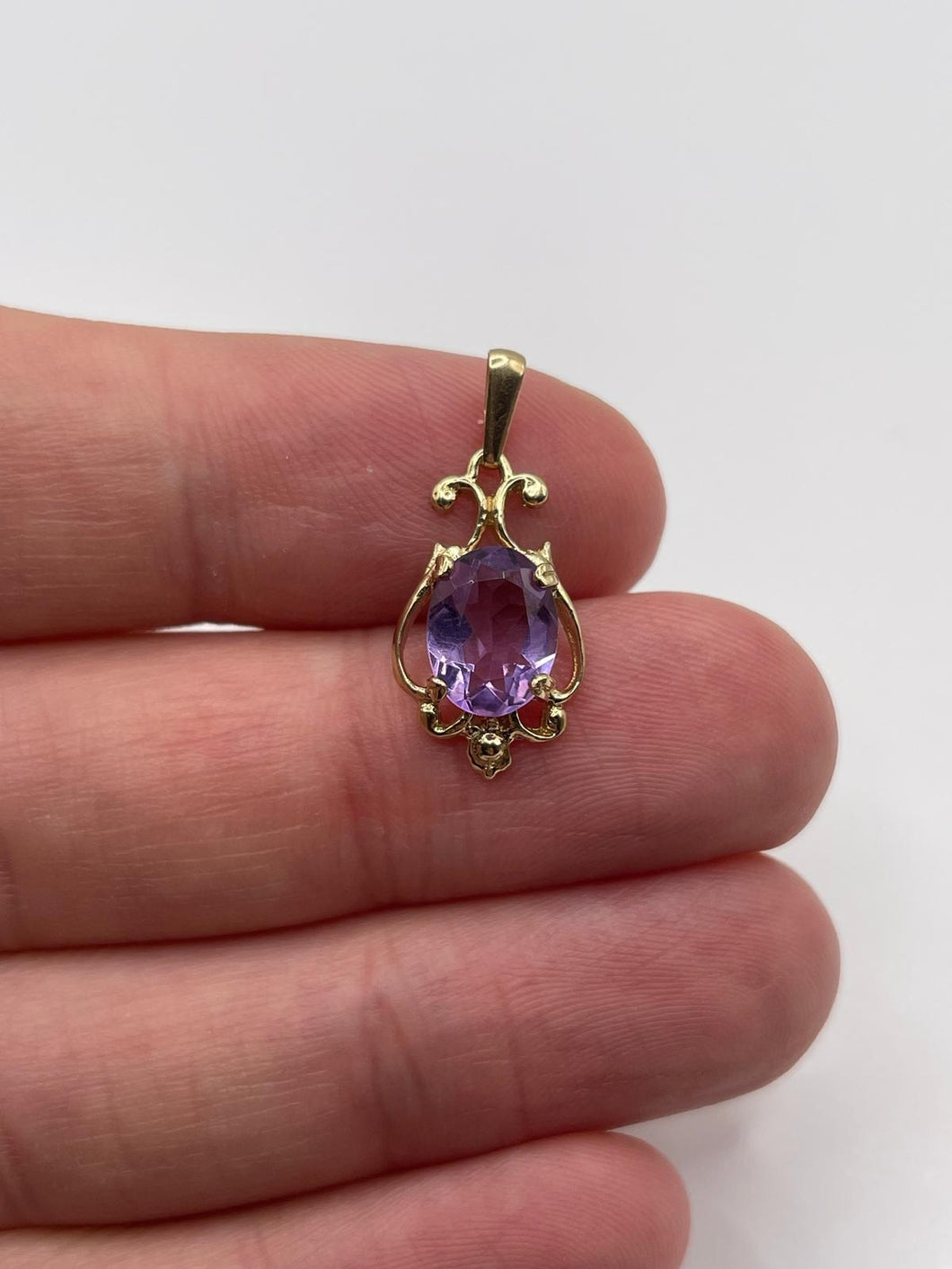 9ct gold amethyst pendant