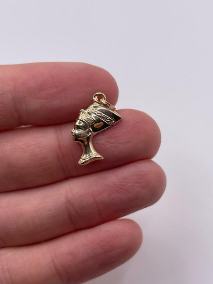 9ct gold nefertiti charm