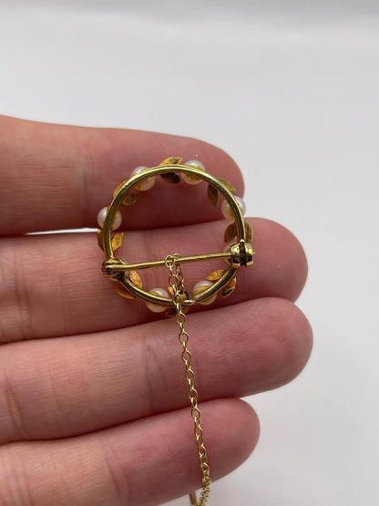9ct gold pearl brooch