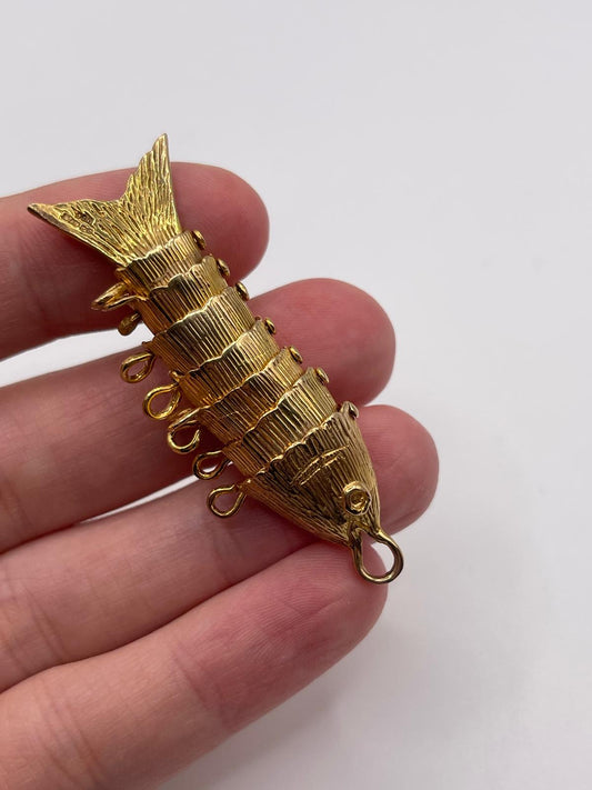 9ct gold articulated fish pendant