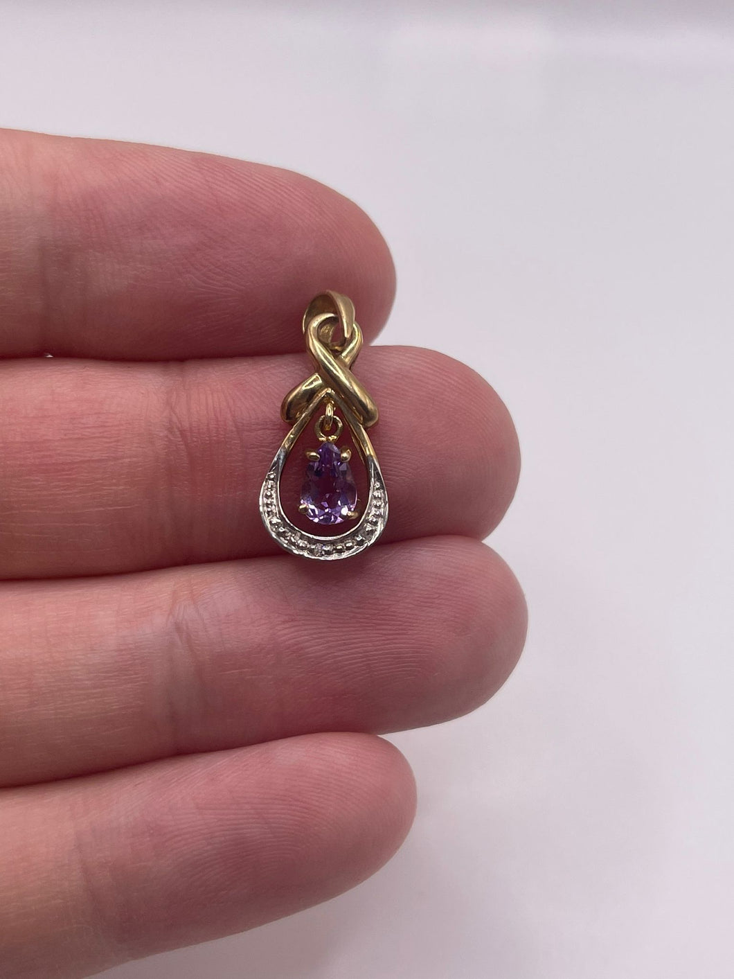 9ct gold amethyst and diamond pendant