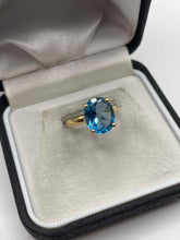 Load image into Gallery viewer, 9ct gold topaz ring
