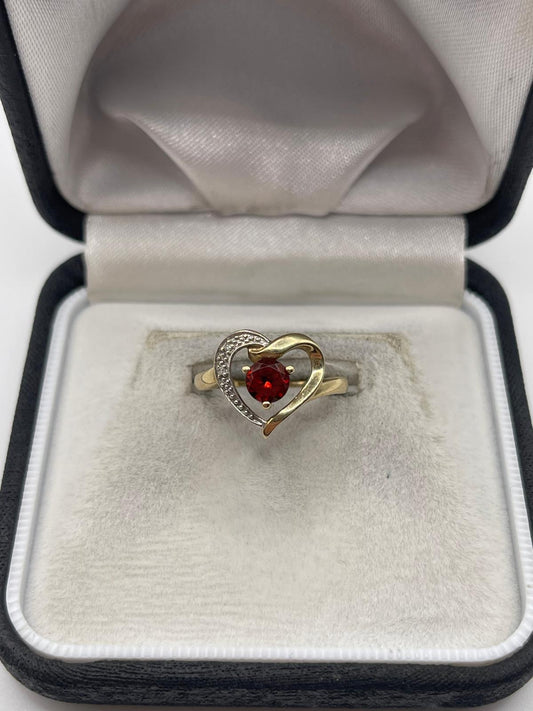 9ct gold garnet and diamond ring