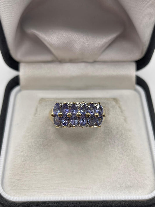 9ct gold tanzanite and diamond ring