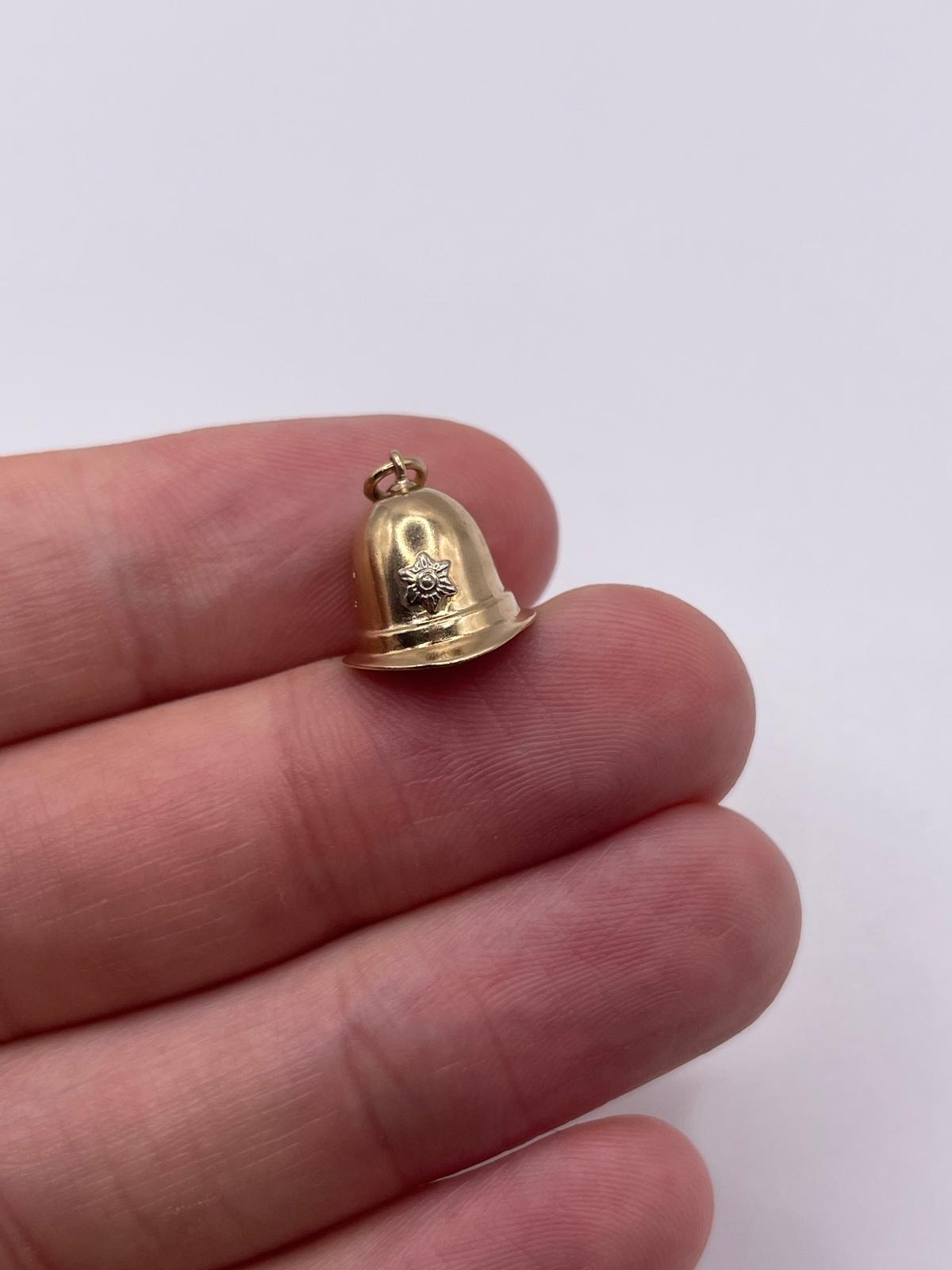 9ct gold police hat charm