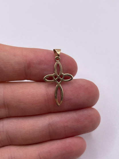 9ct gold celtic cross pendant