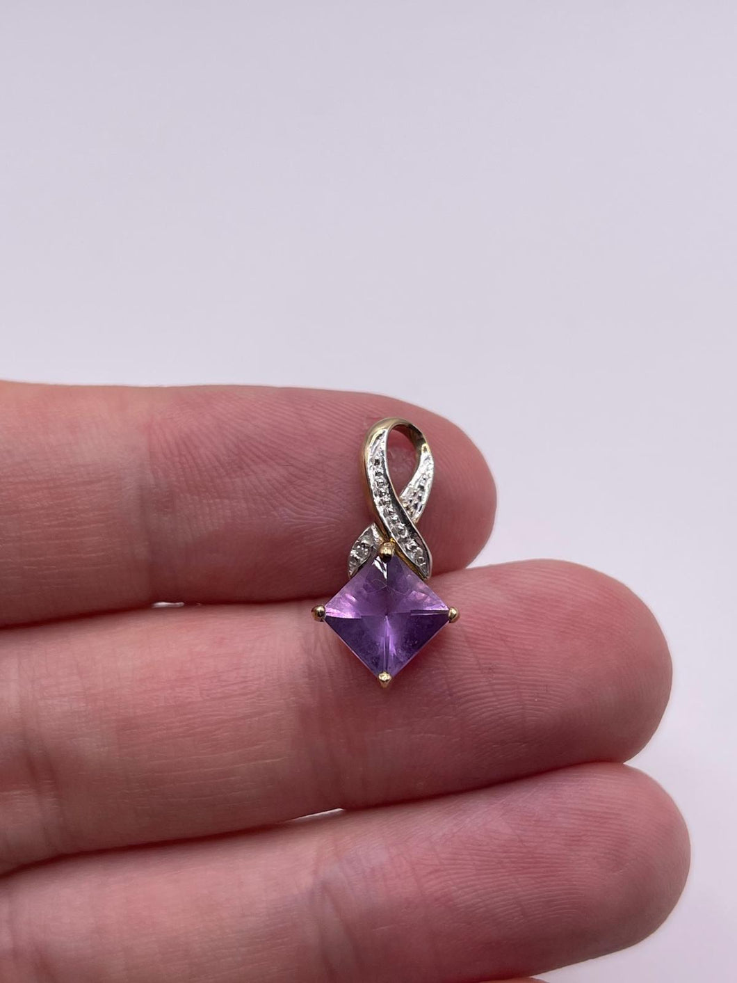 9ct gold amethyst and diamond pendant