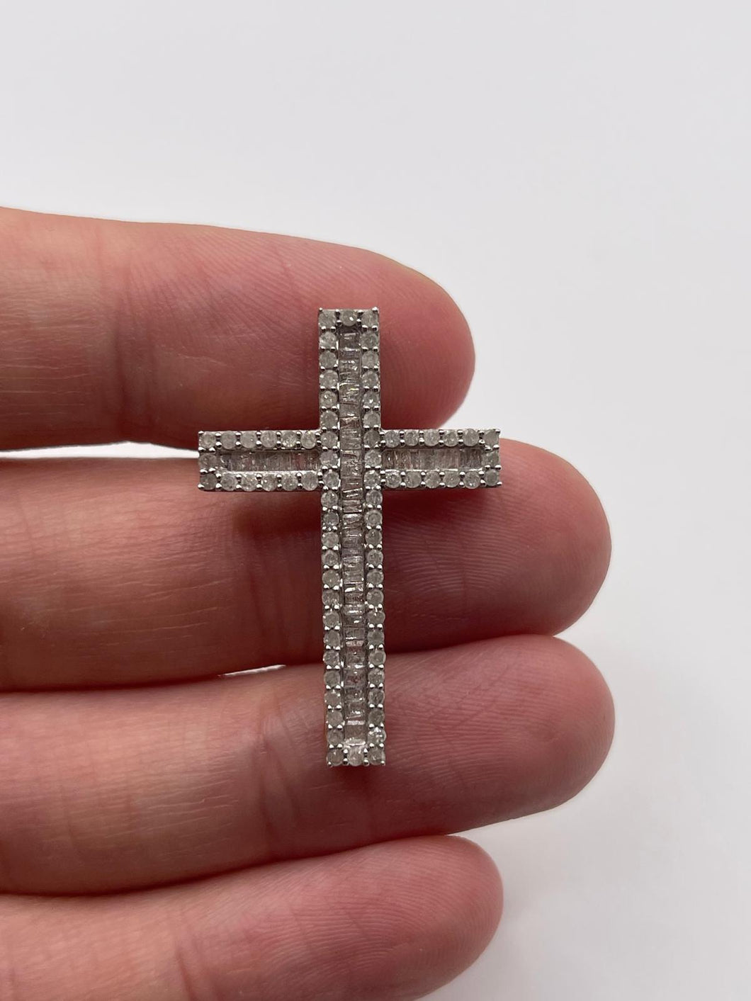 9ct gold diamond cross pendant