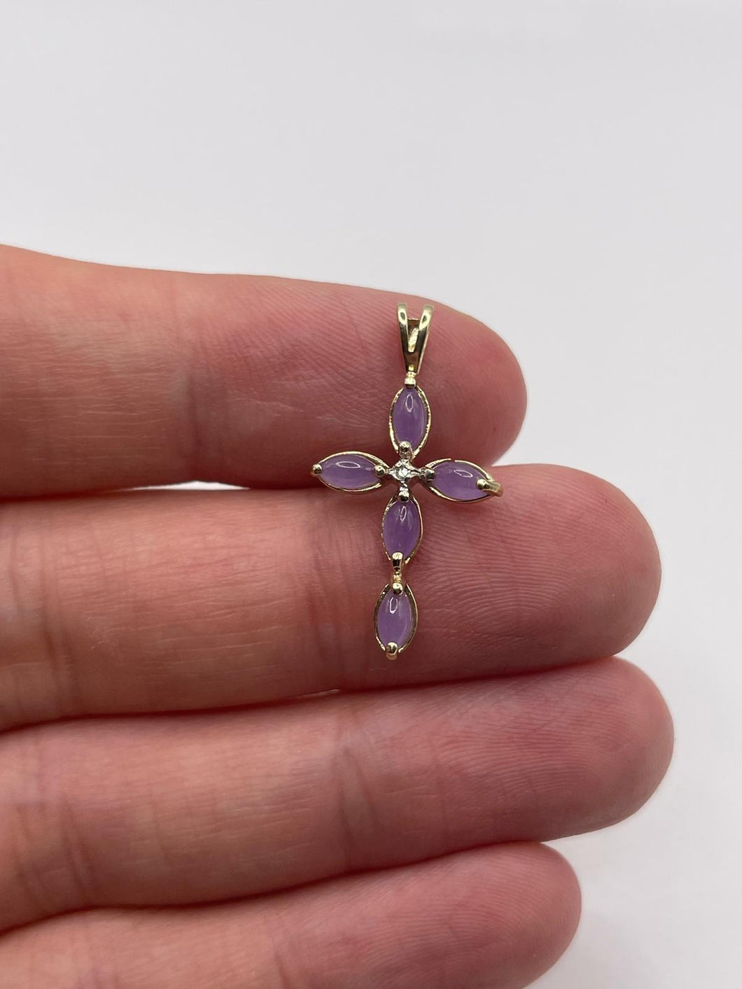9ct gold jade and diamond cross pendant