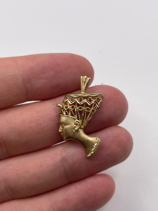 9ct gold Nefertiti pendant