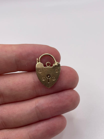 9ct gold padlock 94