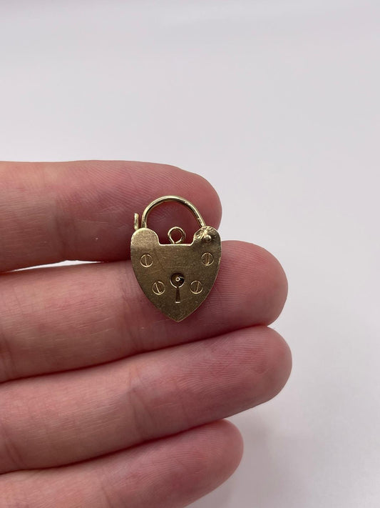 9ct gold padlock 94