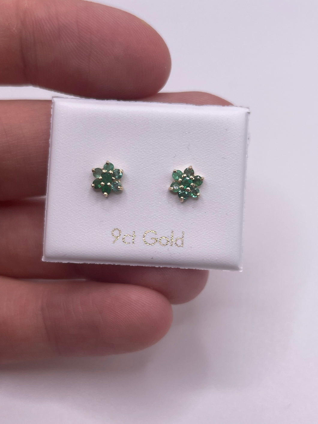 9ct gold emerald earrings