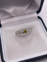 Load image into Gallery viewer, 18ct gold diamond ring inc yellow diamond
