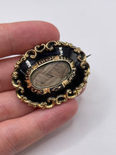 Load image into Gallery viewer, Antique 9ct gold cased mourning brooch
