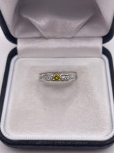 Load image into Gallery viewer, 18ct gold diamond ring inc yellow diamond
