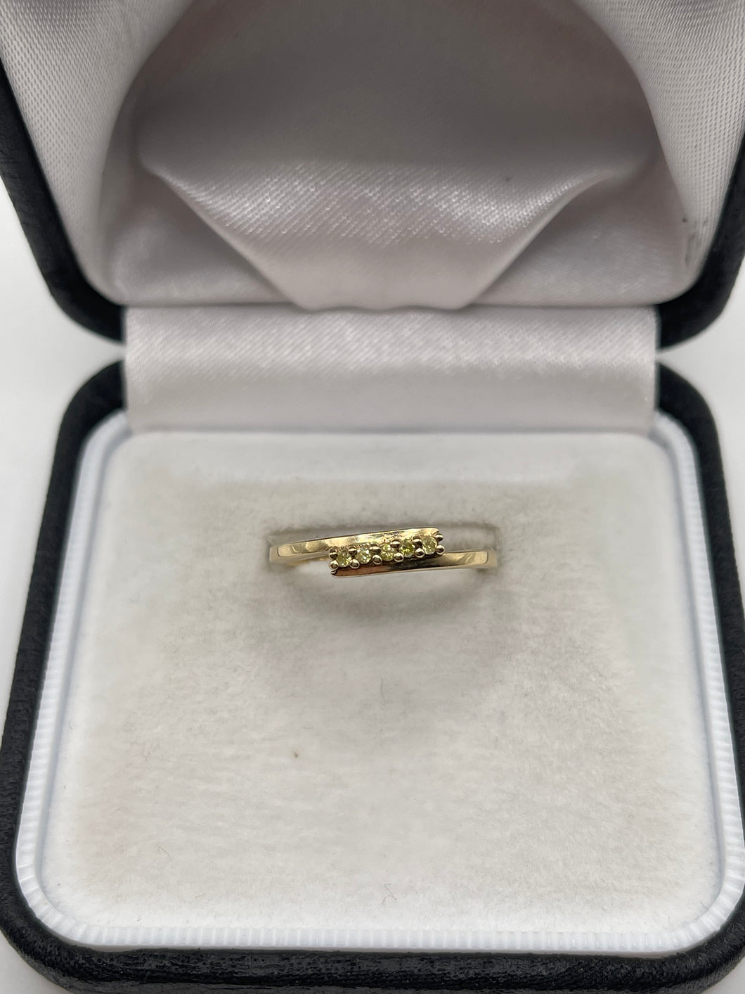 9ct gold yellow diamond ring